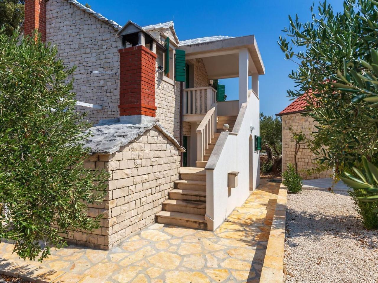 Villa Dubrava Tranquil Retreat Nestled In An Olive Grove For Serene Escapes Pucisca Kültér fotó